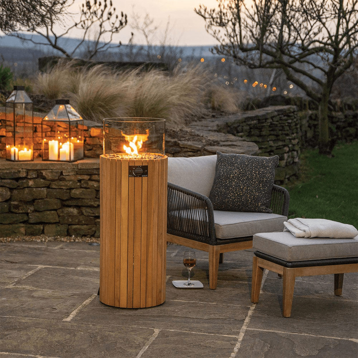 Feuersäulen und -stelen