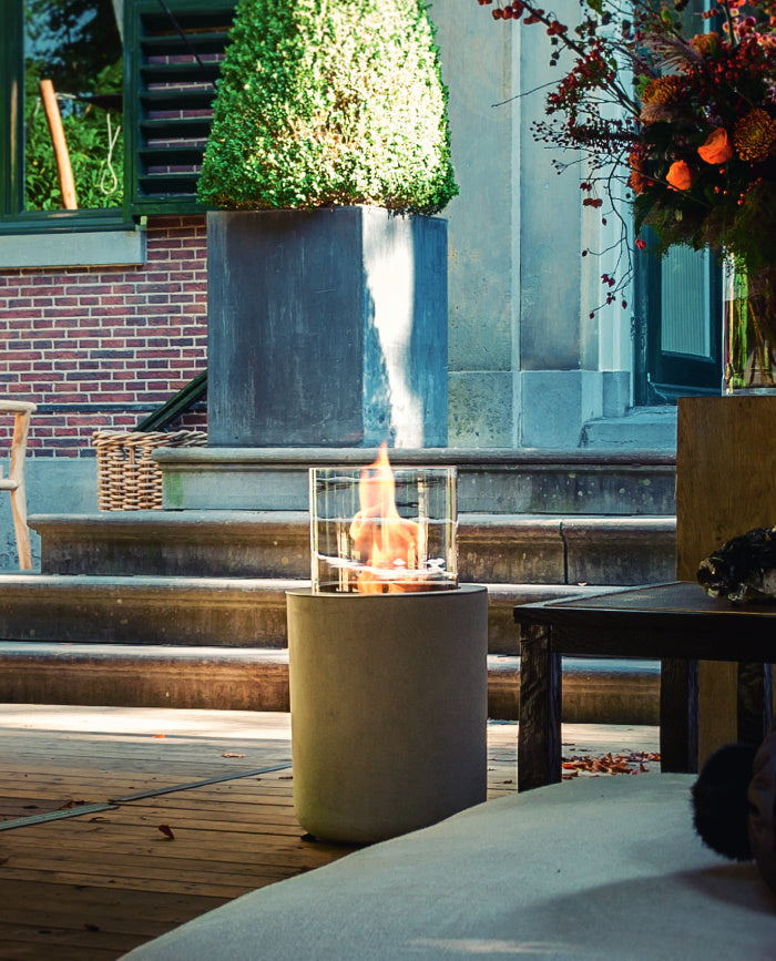 Stilvolles Design und stimmungsvolles Feuer