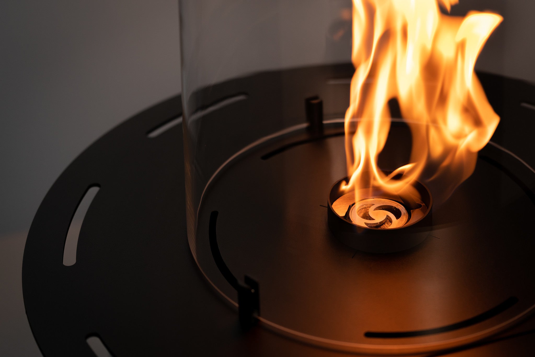 Stimmungsvolles Flammenspiel ohne Rauch und Funken